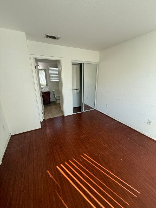 Building Photo - 9635 Woodman Ave