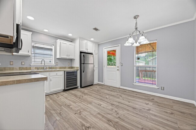 Building Photo - 21447 Sweet Grass Ln