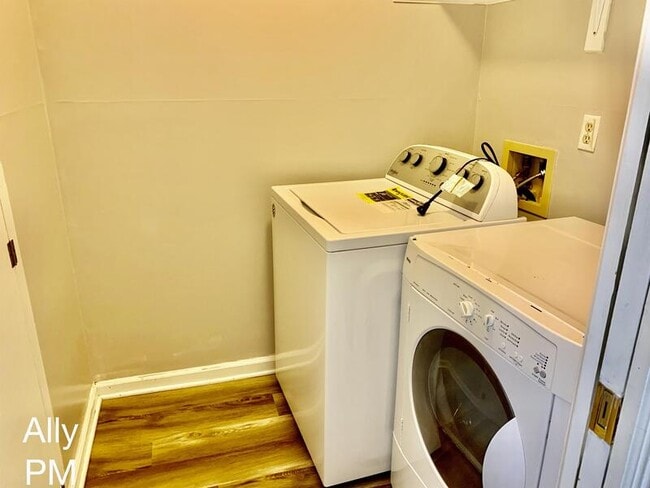 Building Photo - 2383 Austin Dr