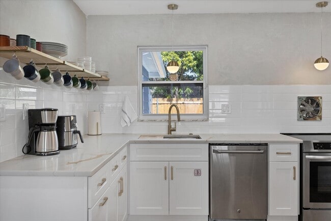 Building Photo - 2667 Cheryle Ln