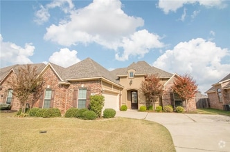 Building Photo - 306 Camelback Dr