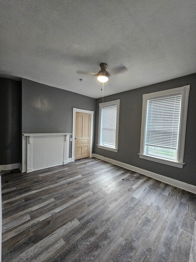 Building Photo - 3179 River Rd