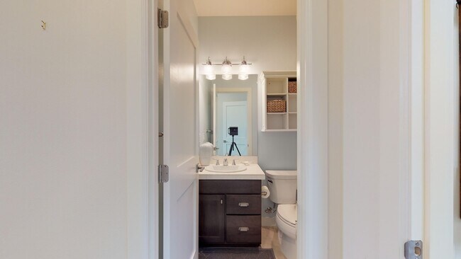 Building Photo - Issaquah highlands 5 bedroom plus Den and 5.5 bathroom newer home with a lot of amenities!!!  A m...