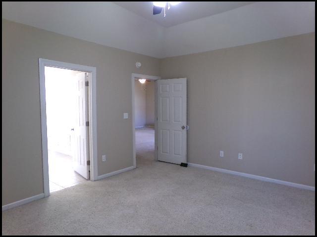 Building Photo - 303 Hidden Meadows Dr