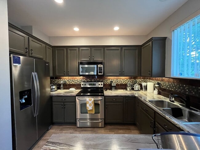 Building Photo - Fantastic Townhome in Loveland