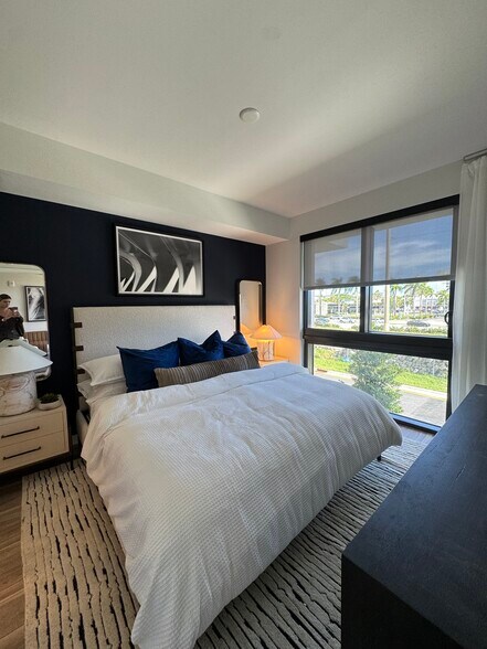 Building Photo - 2460 NE 188th St