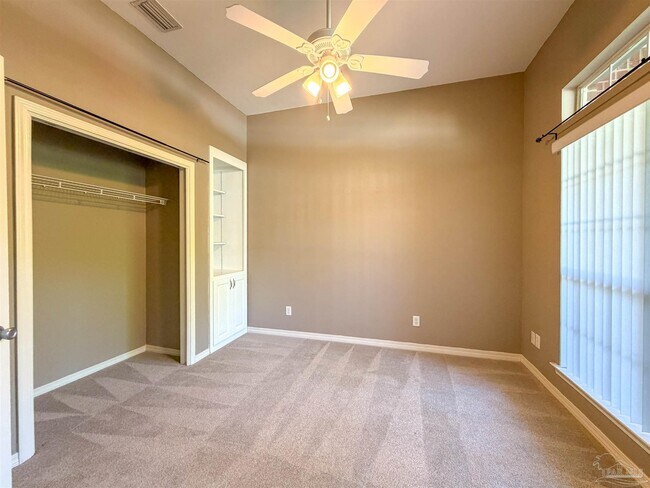 Building Photo - 3977 High Bridge Dr