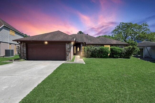 Building Photo - 2406 Duchess Way