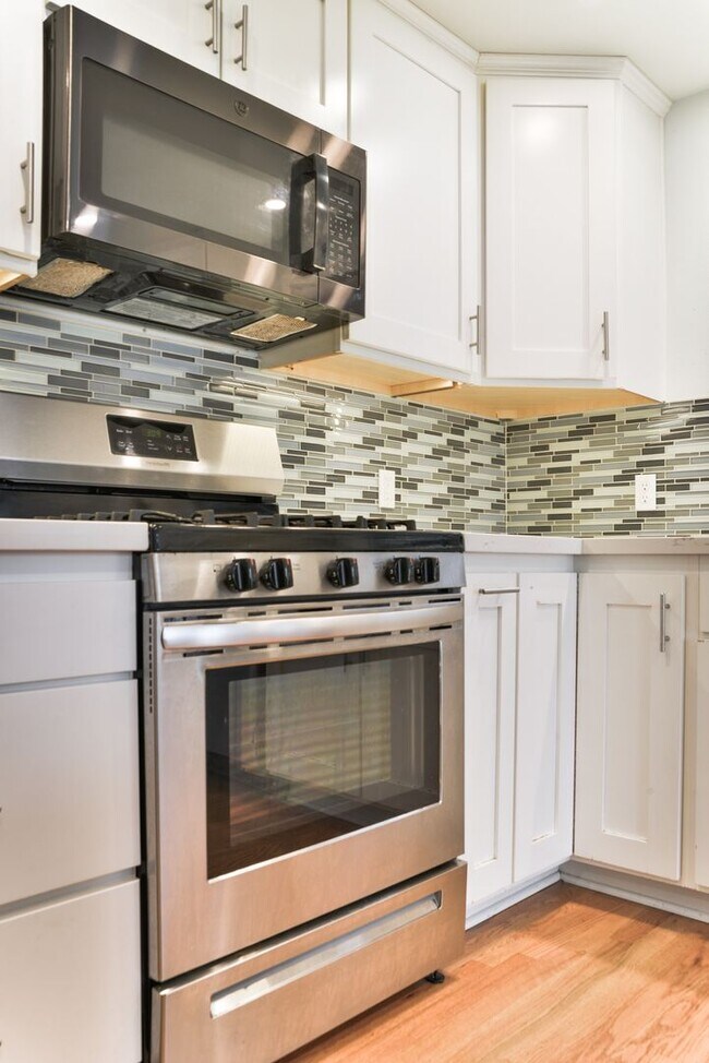 Building Photo - Charming 3 Bedroom Home in Klahanie | Issaquah Schools