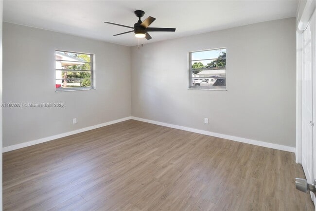 Building Photo - 5654 Papaya Rd