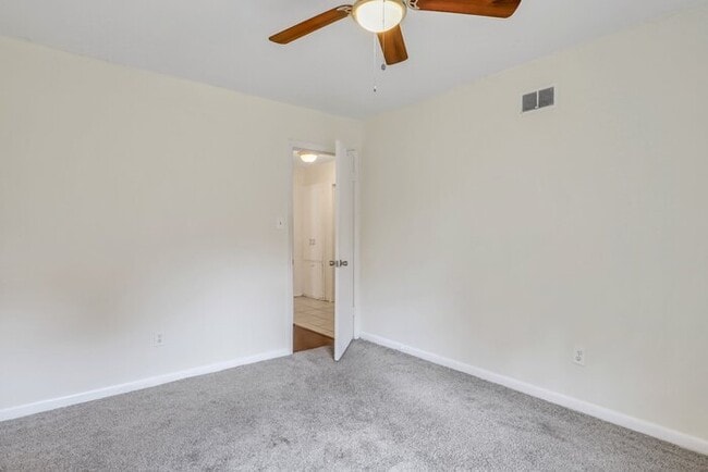 Building Photo - 12473 Northwood Rd