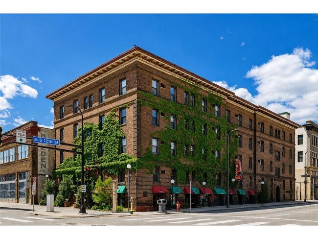 Building Photo - 1204 Harmon Pl