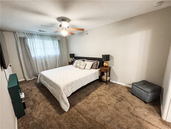 Building Photo - 230 Chaffin Ridge Trce