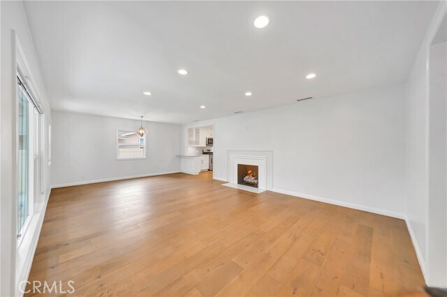 Building Photo - 4833 Longridge Ave
