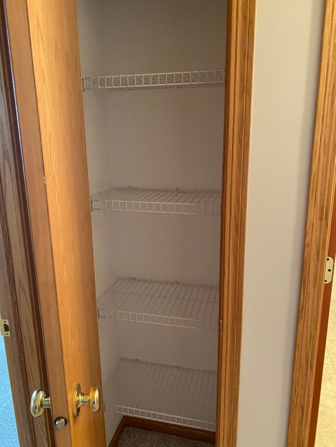 Linen closet - 9406 Huber Ct