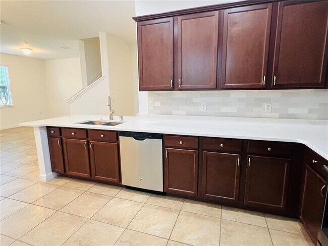 Building Photo - 6546 S Goldenrod Rd