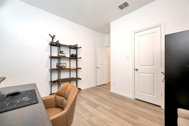 Building Photo - 2604 Starwater Dr