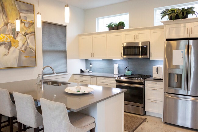 Building Photo - 1409 Singleton Ave