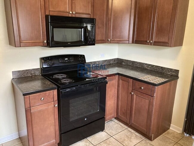 Building Photo - 3365 Olive St