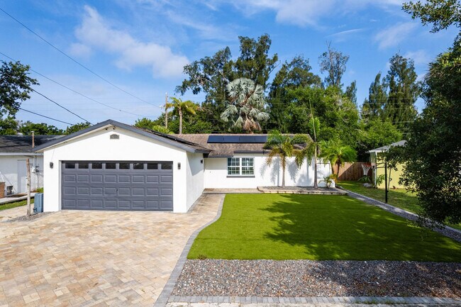 Building Photo - 10356 57th Way N