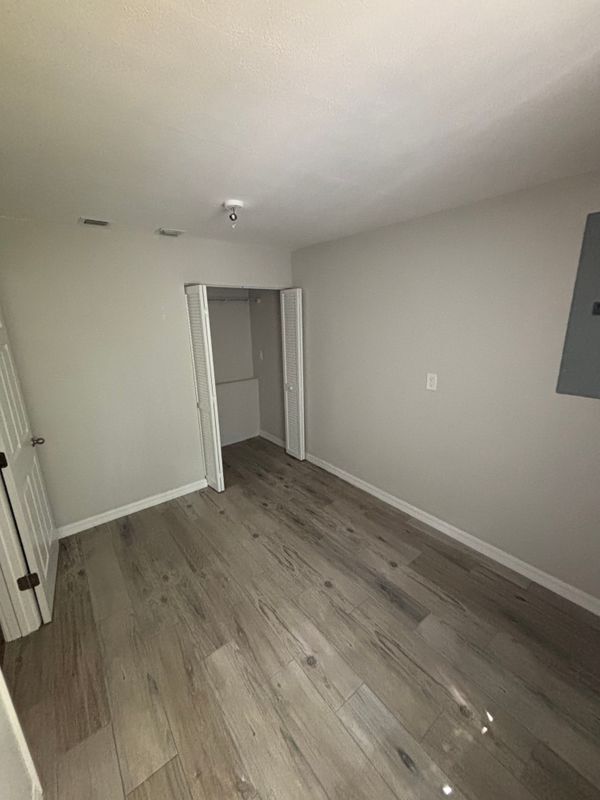Building Photo - 3700 Lewis Dr