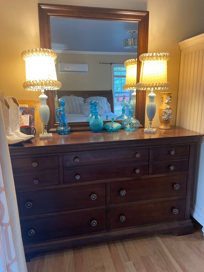 Building Photo - 198 Schools Dr