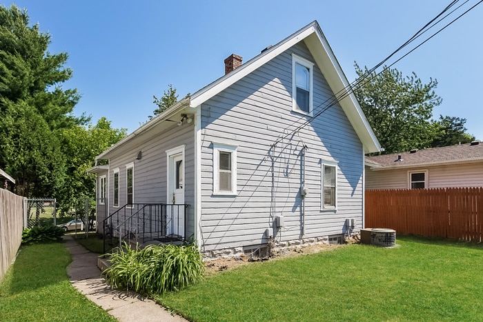 Building Photo - 1856 Clear Ave E