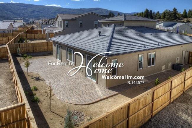 Building Photo - 262 Commodore Dr