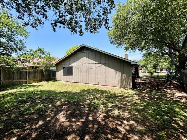 Building Photo - 1709 Morning Quail Dr