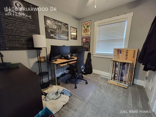 Building Photo - 1406 Briarwood Dr