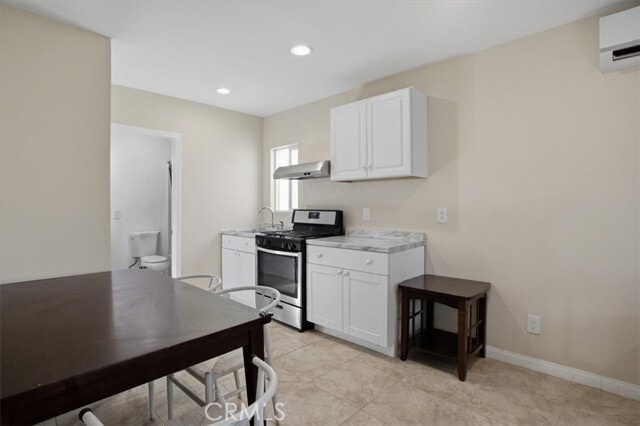 Building Photo - 7542 White Oak Ave