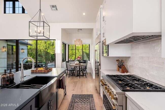 Building Photo - 4017 N 49th Pl