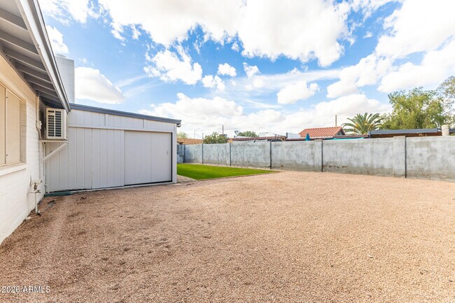 Building Photo - 1340 E Garnet Cir