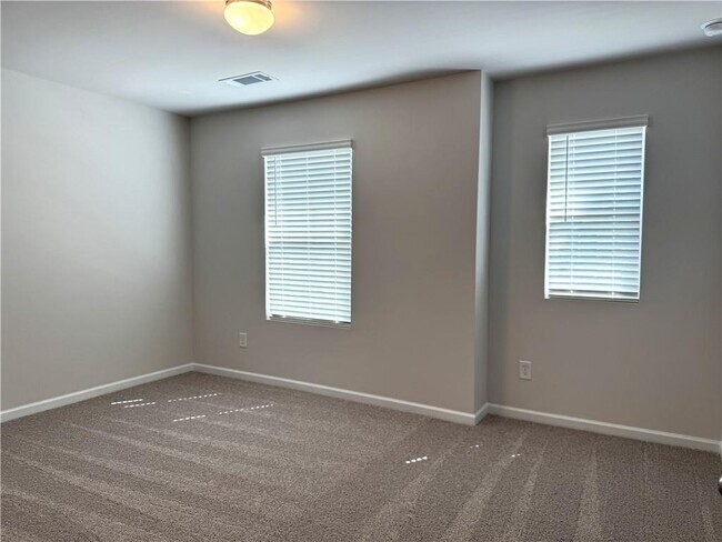 Building Photo - 273 Bloomfield Cir