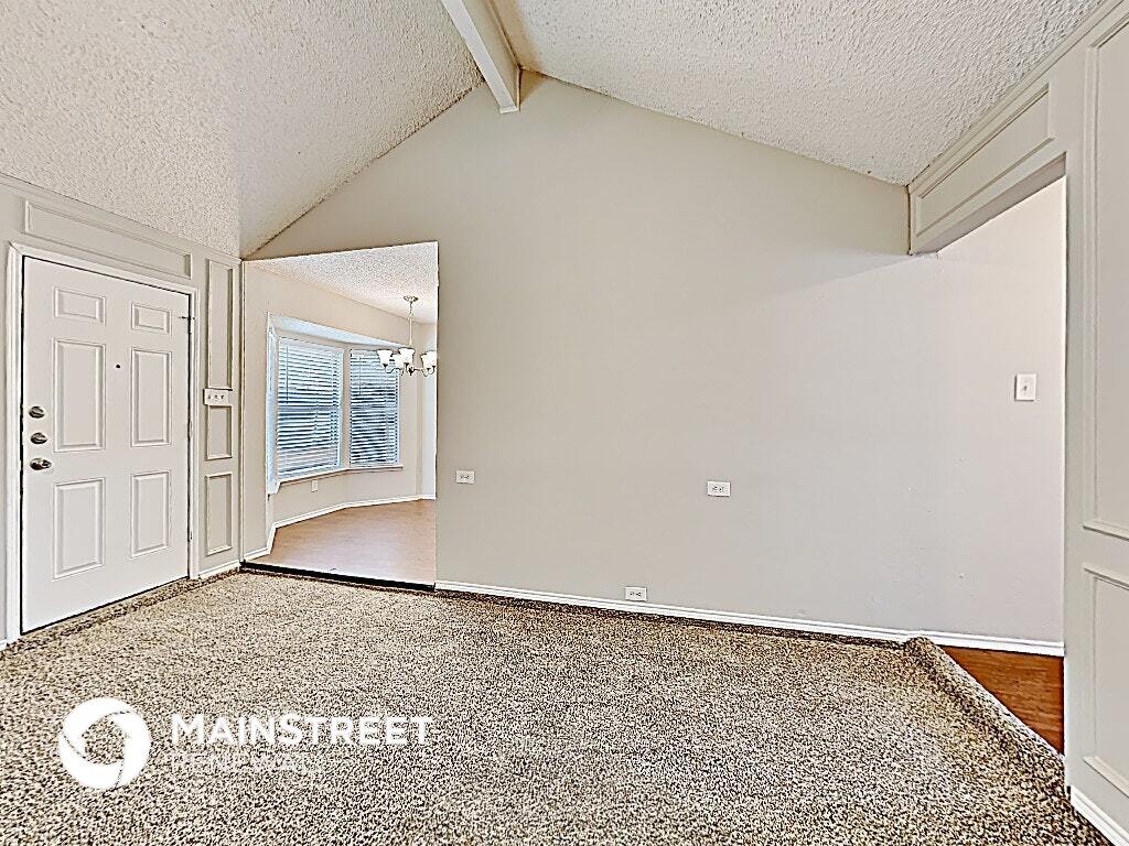 Building Photo - 808 Crystal Creek Ln