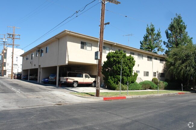 Building Photo - 15000 Moorpark St