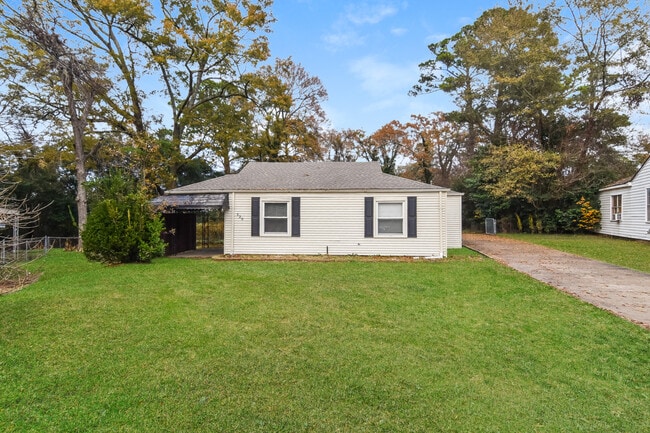 Building Photo - 520 E Shawnee Dr