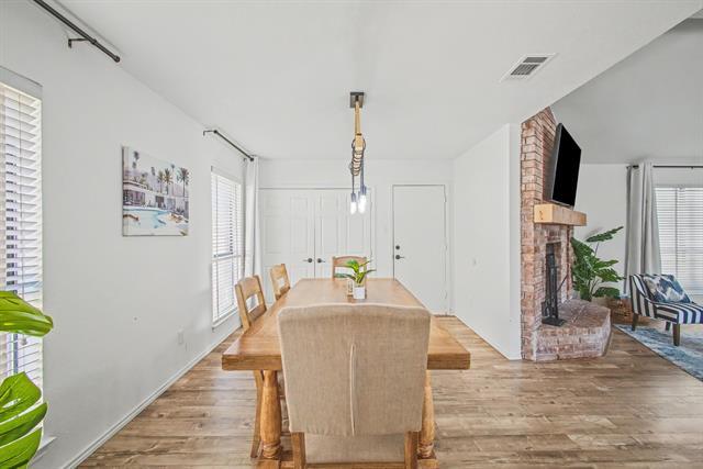 Building Photo - 913 Sandhurst Dr