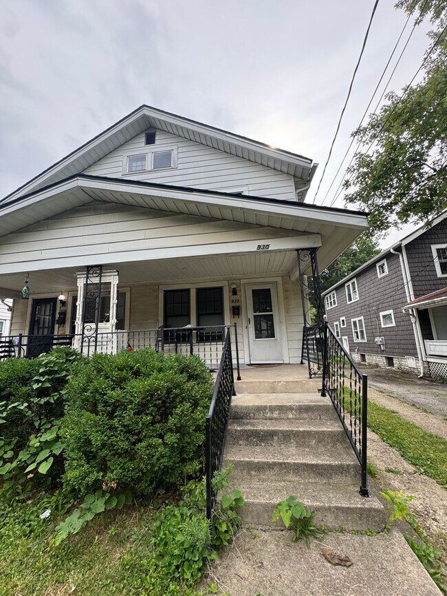 Primary Photo - 928-930 Sheridan Ave.
