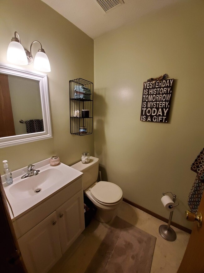 Building Photo - 6268 5th Ave