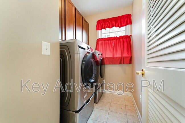Building Photo - 4203 Talon Dr