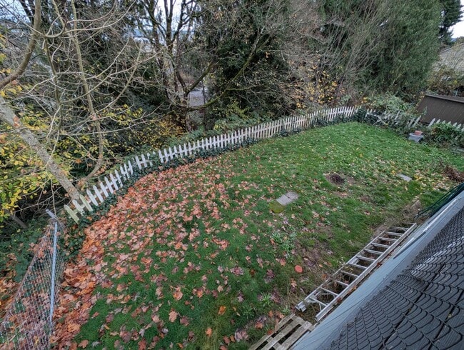 Building Photo - Quaint 2 Bedroom in Navy Yard City - TONS of Extra Space! Available Now!