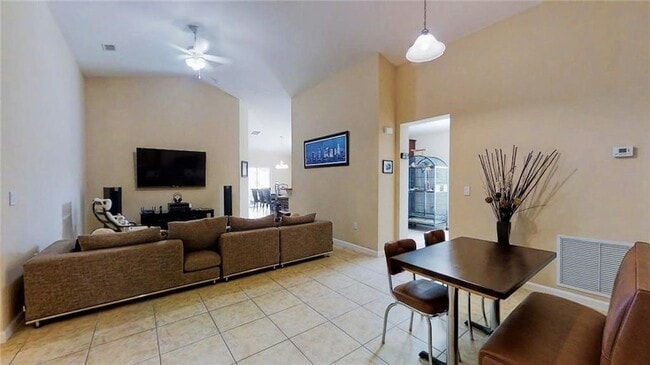 Building Photo - 1296 Lexington Manor SW