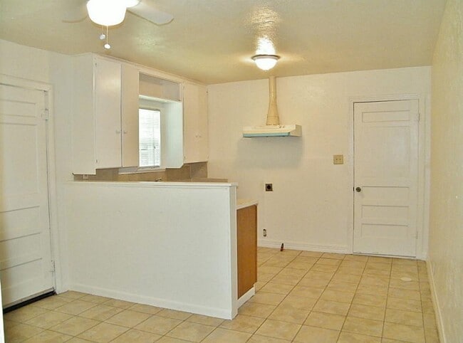 Building Photo - 256 FM 3083