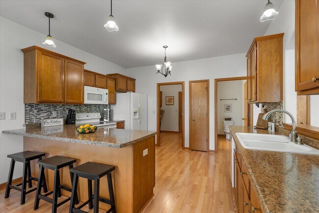 Building Photo - 407 Century Oak Dr