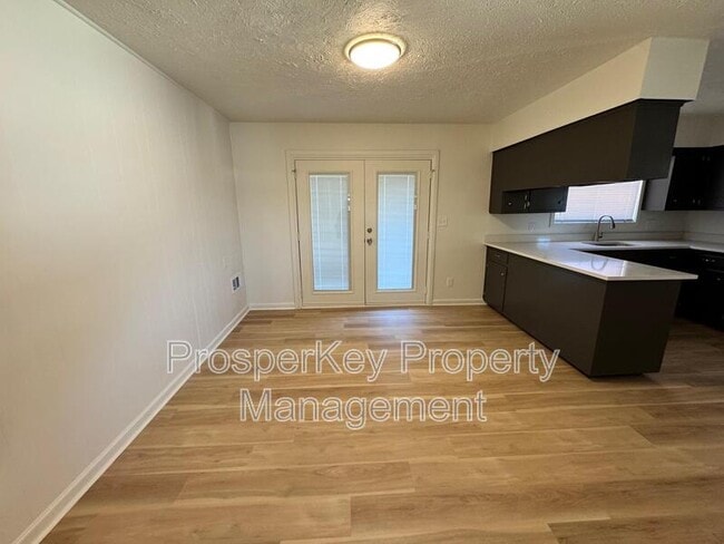 Building Photo - 2119 Shelby St