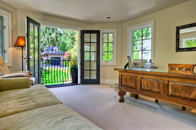 Building Photo - Waterfront Comfort with Timeless Style ava...