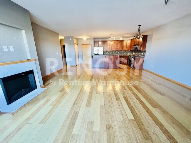 Building Photo - Stunning 1 Bedroom 1 Bathroom in Saint Louis Park!