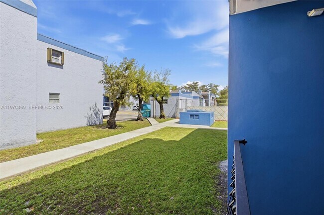 Building Photo - 3001 SW 2nd St