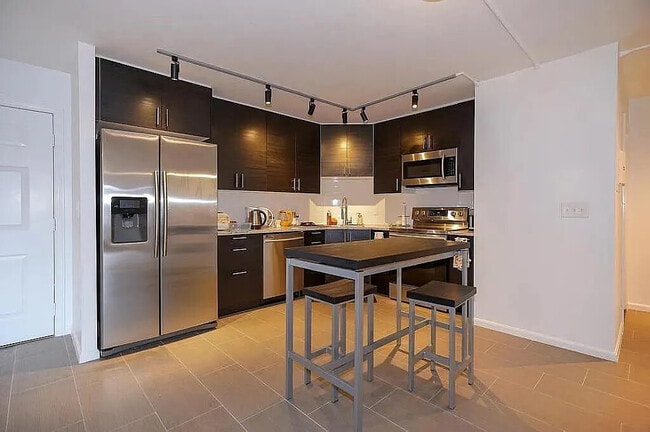 Building Photo - 131 Coolidge Ave